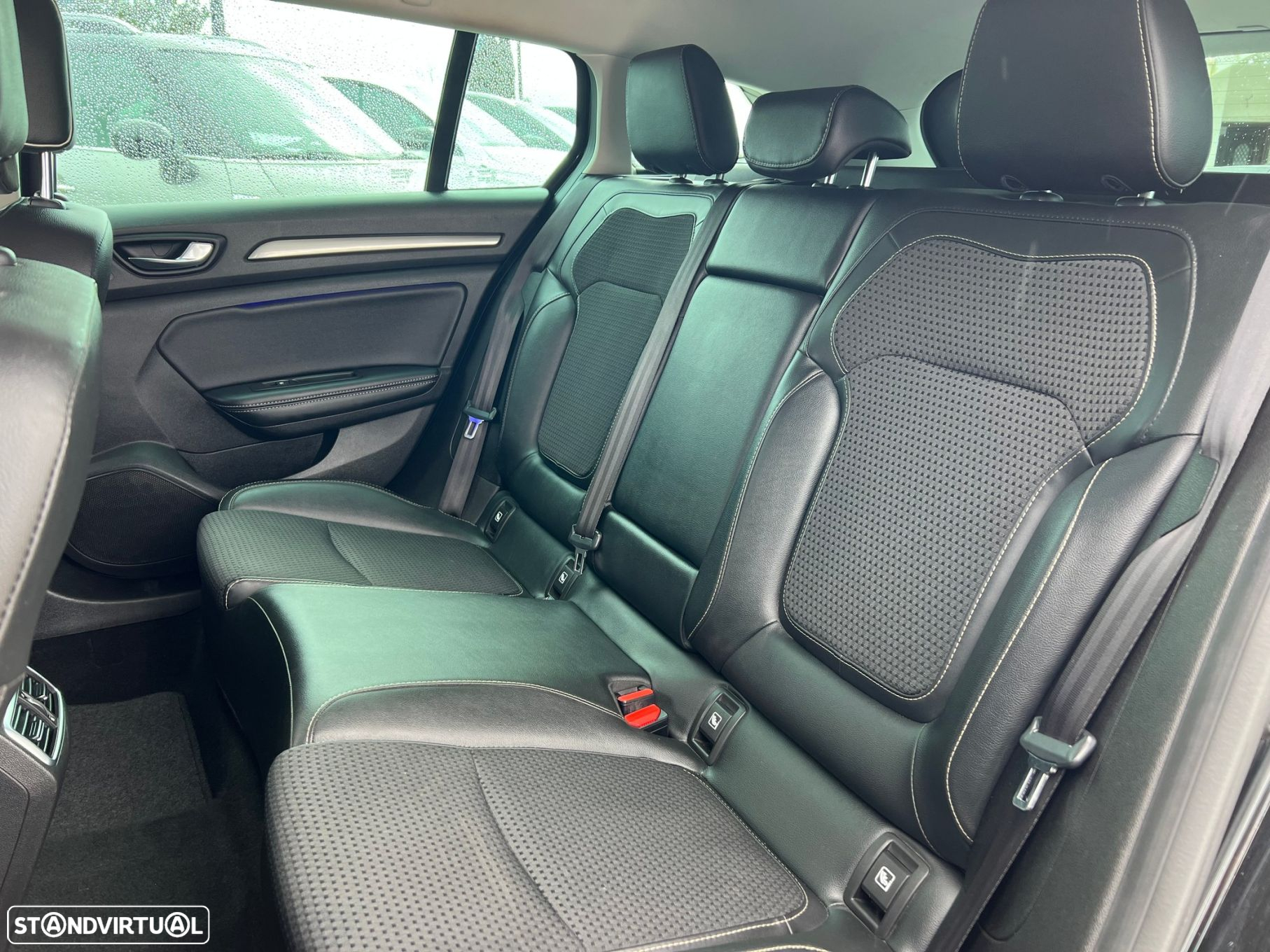 Renault Mégane 1.5 Blue dCi Bose Edition - 11