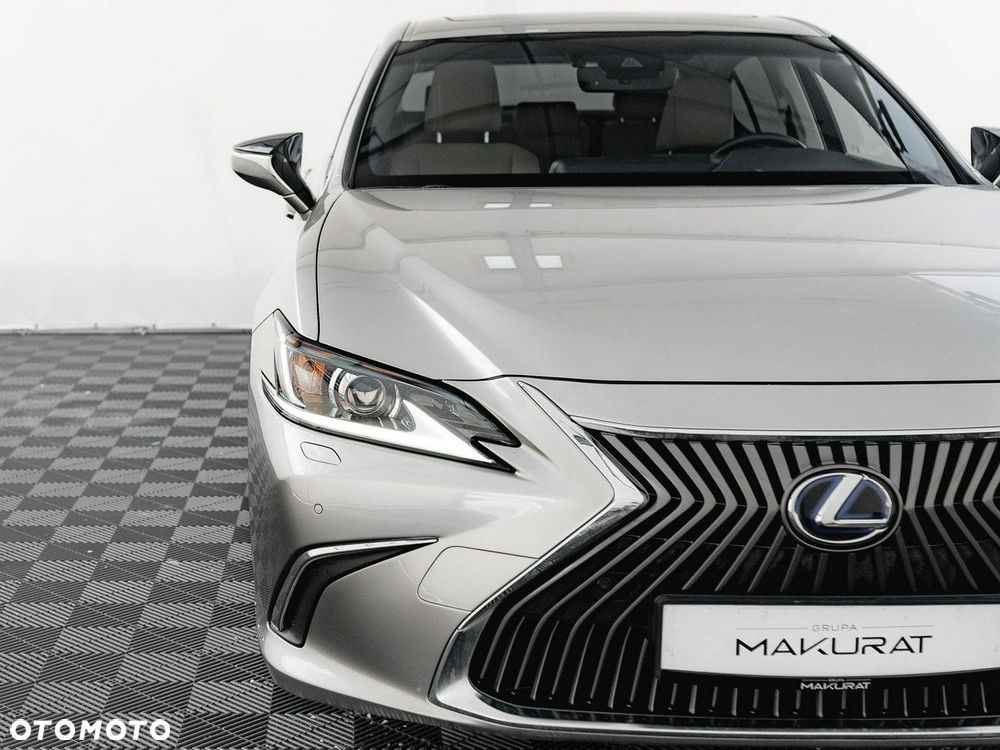 Lexus ES - 9