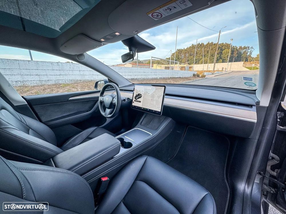 Tesla Model Y Long Range Dual Motor AWD - 16