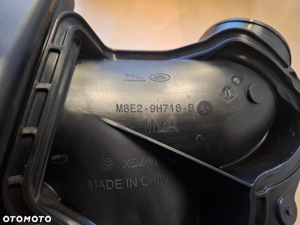 Land Rover Defender 3,0I  dolotu M8E2-9H718-BA - 4