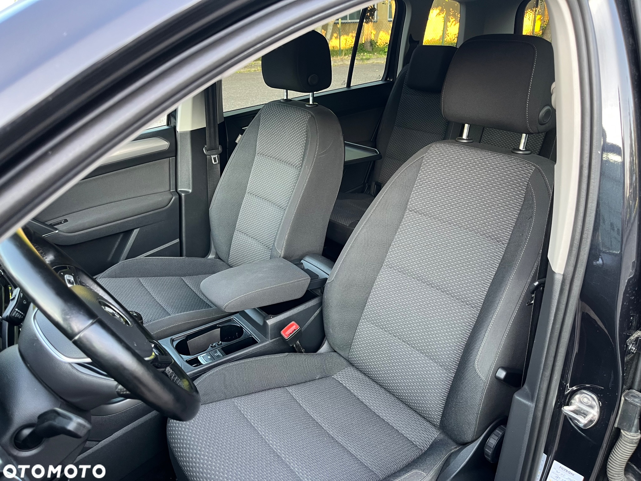 Volkswagen Touran - 14