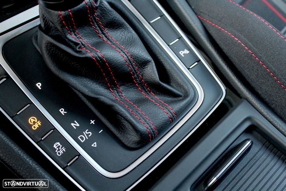 VW Golf 2.0 TSI GTI DSG - 23