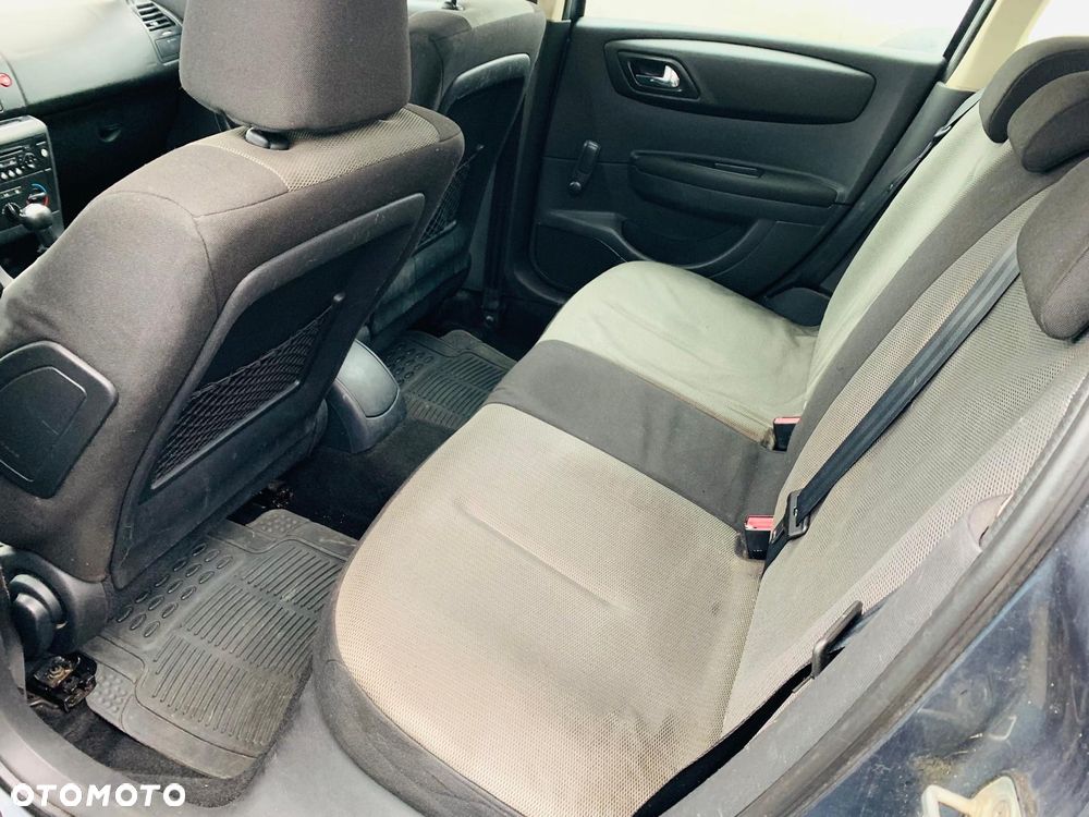 Citroën C4 1.6 16V Confort - 11