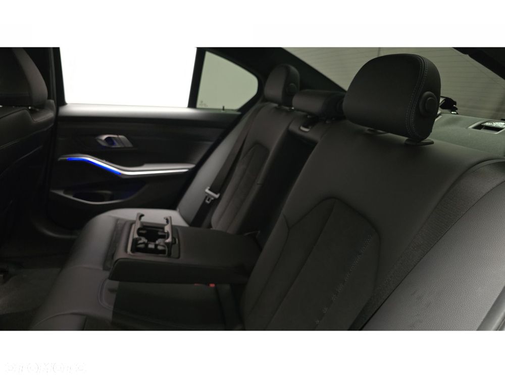 BMW Seria 3 - 23