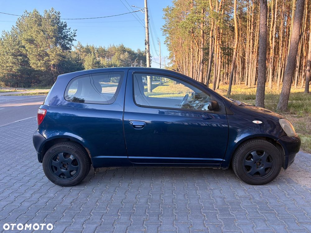 Toyota Yaris - 10