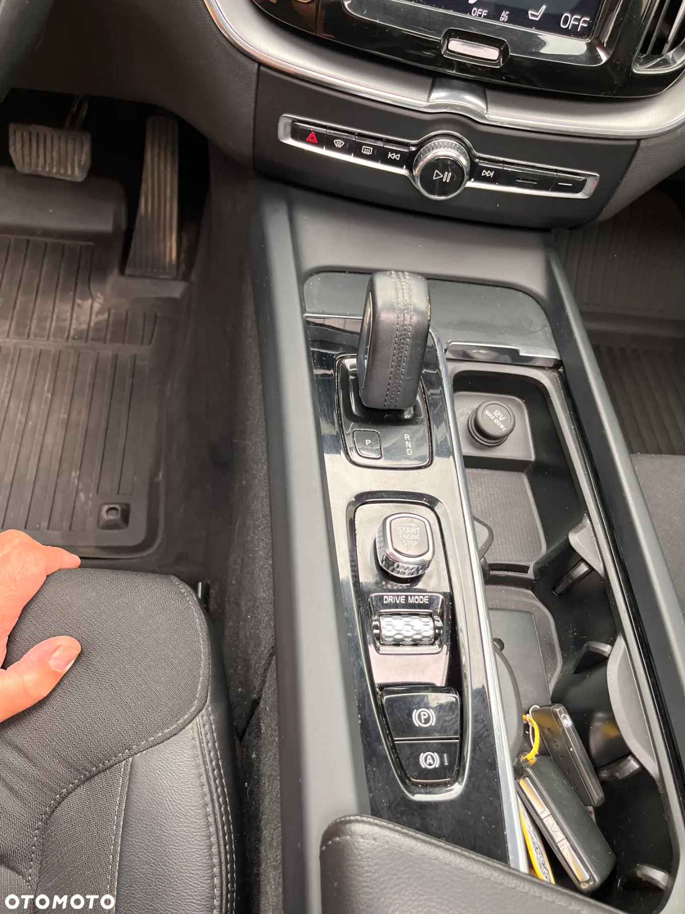 Volvo XC 60 T8 Twin Engine AWD Geartronic Momentum - 20