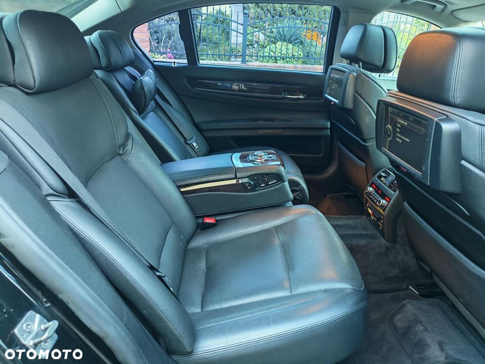 BMW Seria 7 740i L - 14