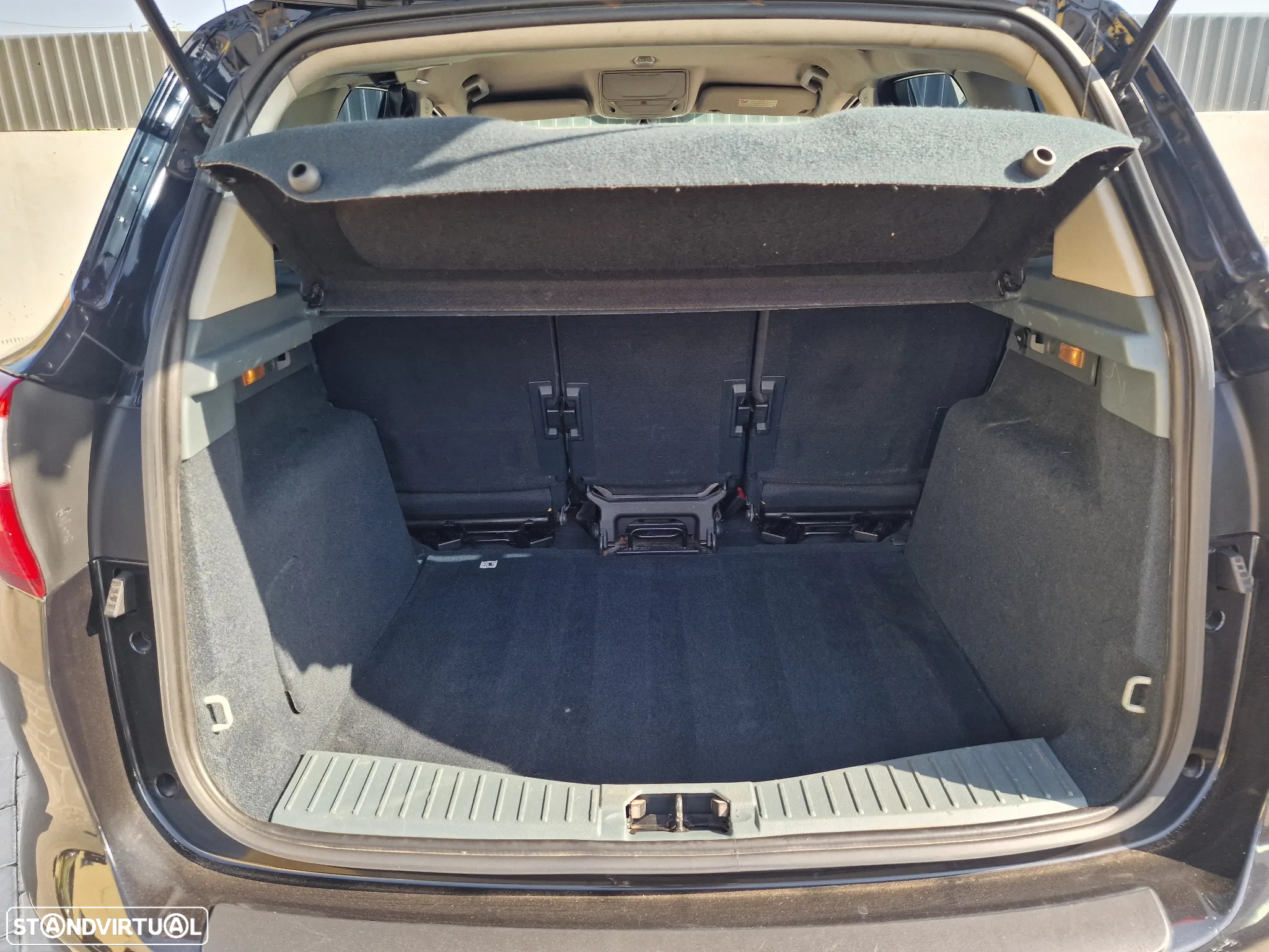 Ford C-Max 1.6 TDCi S&S Titanium - 11
