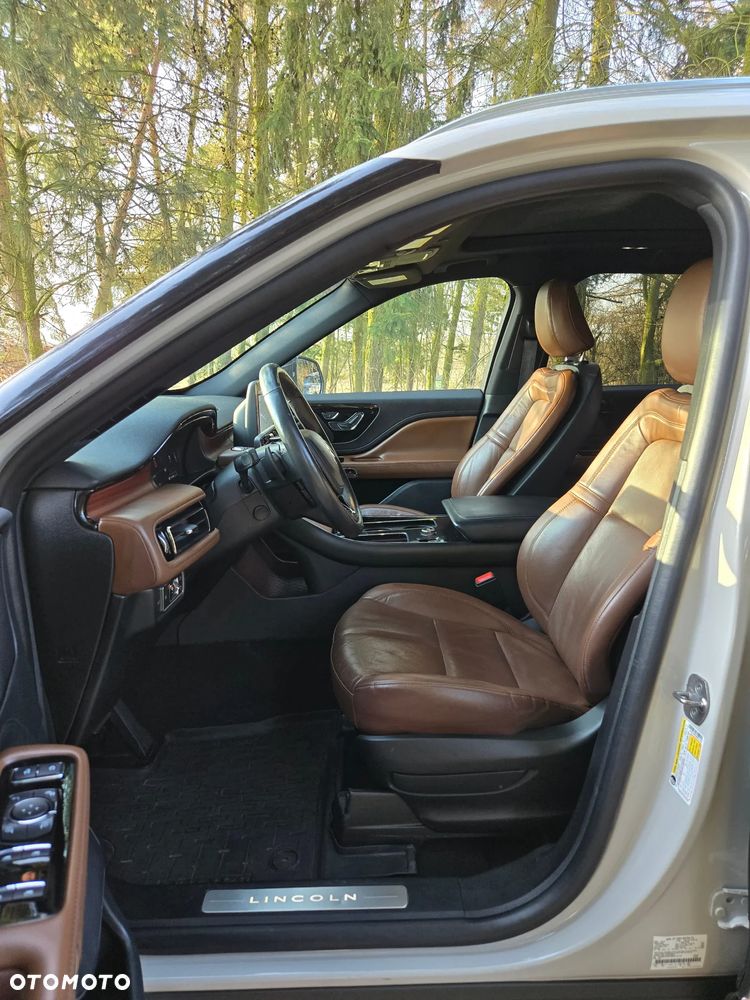 Lincoln Aviator - 16