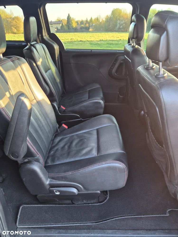 Dodge Grand Caravan 3.6 R/T - 11