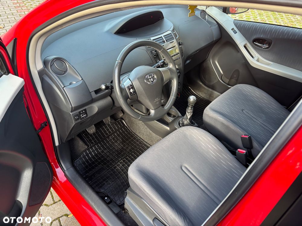 Toyota Yaris - 13