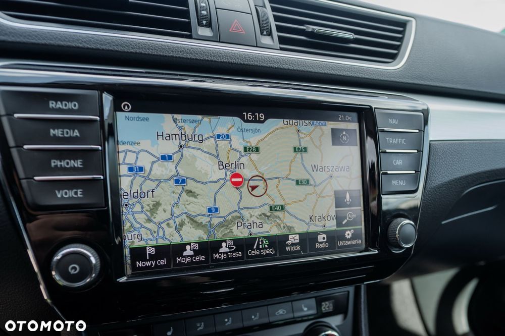 Skoda Superb 2.0 TDI DSG Ambition - 25