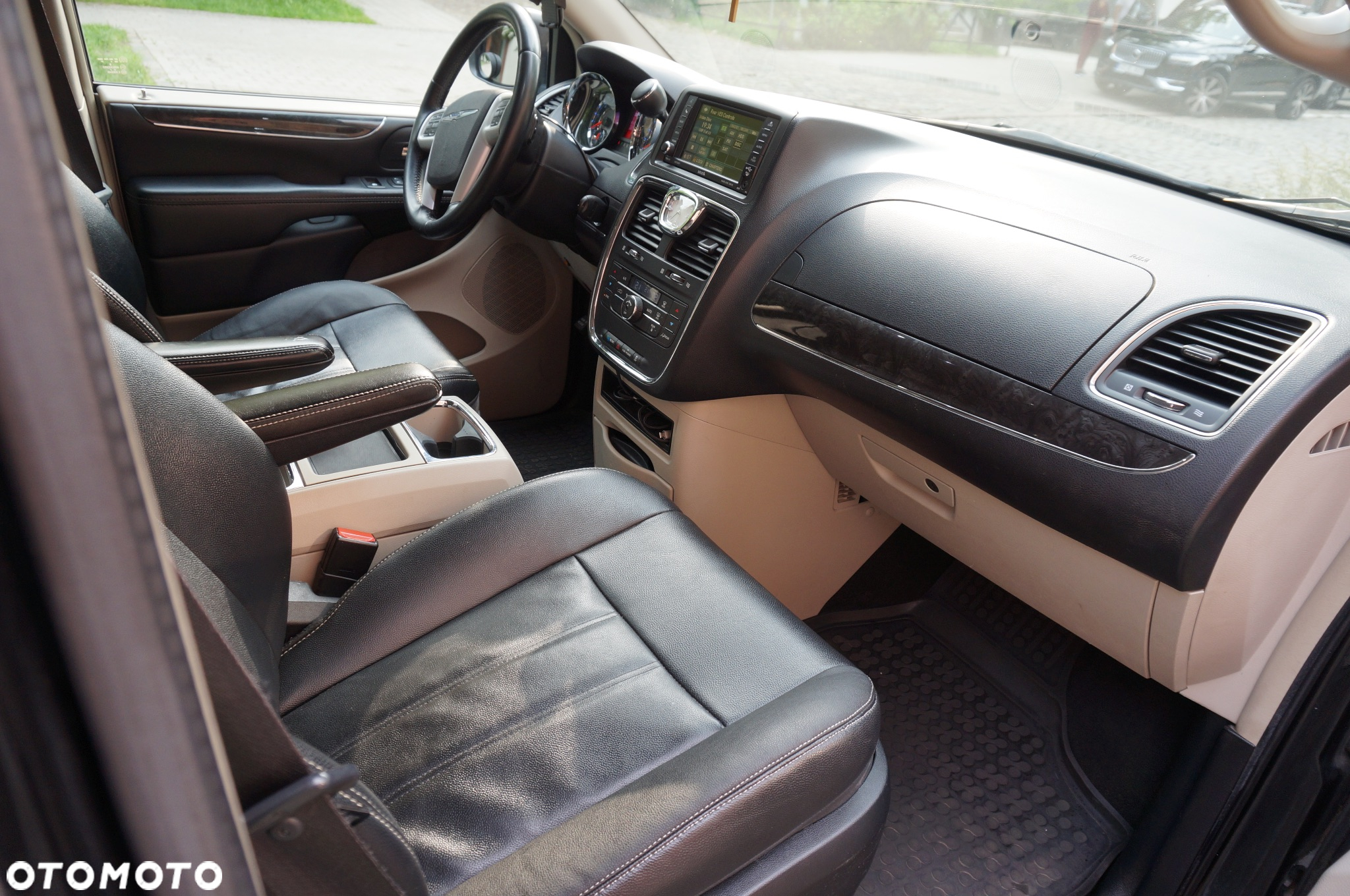 Chrysler Town & Country 3.6 Touring - 13