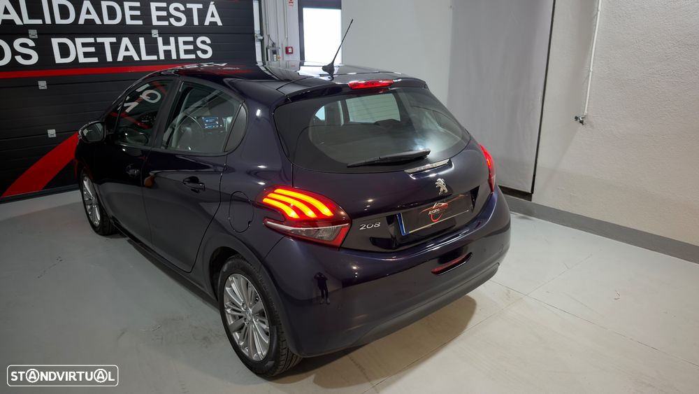 Peugeot 208 1.2 PureTech Signature - 10