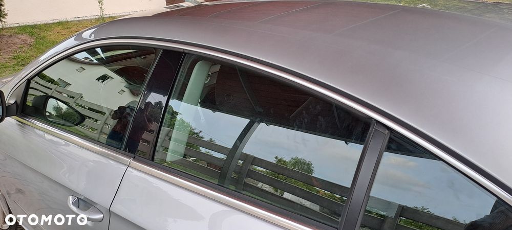 Volkswagen Passat - 2