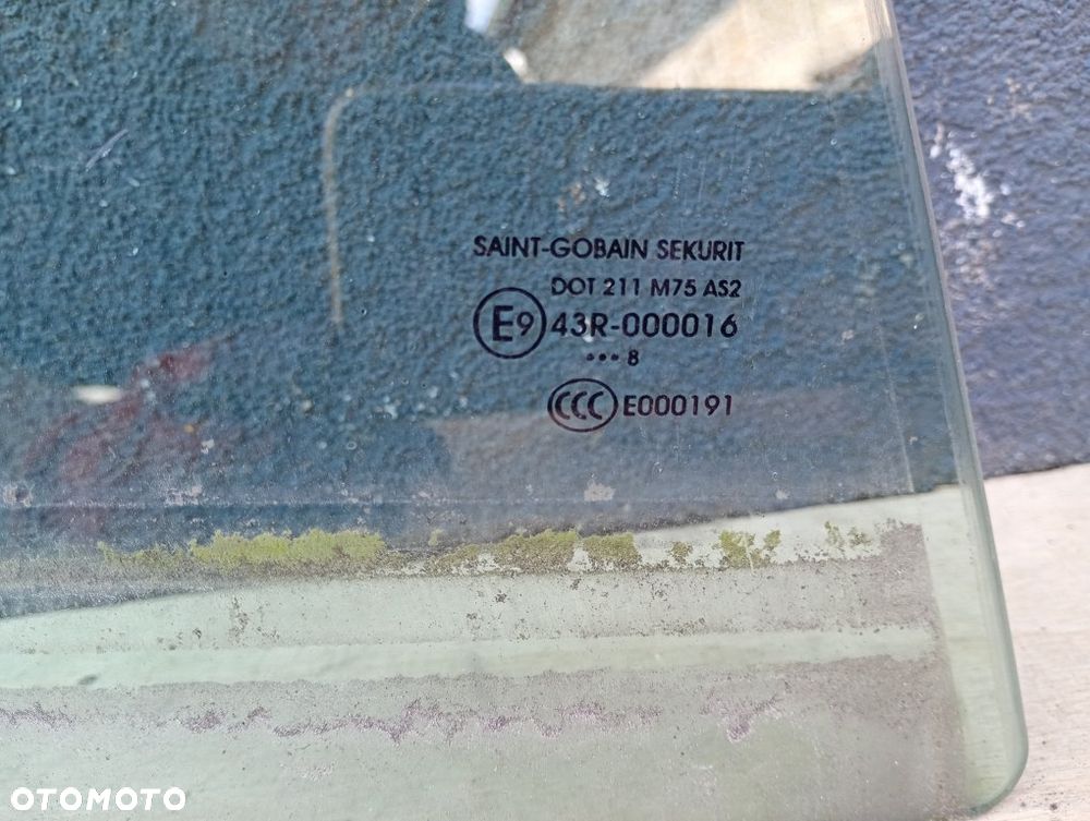 szyba drzwi przednia prawa przód citroen berlingo II partner II 2008r - 2