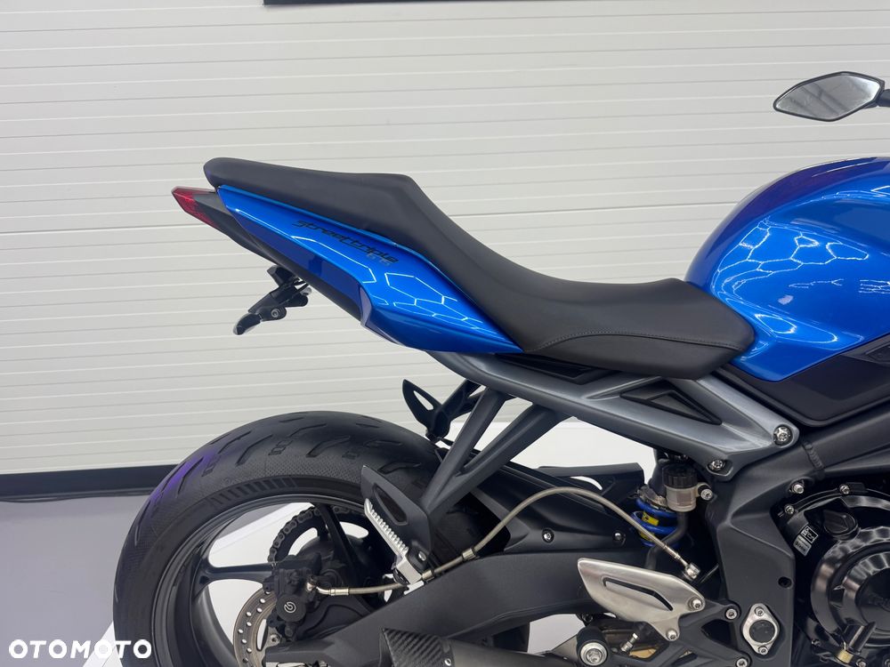 Triumph Street Triple - 29