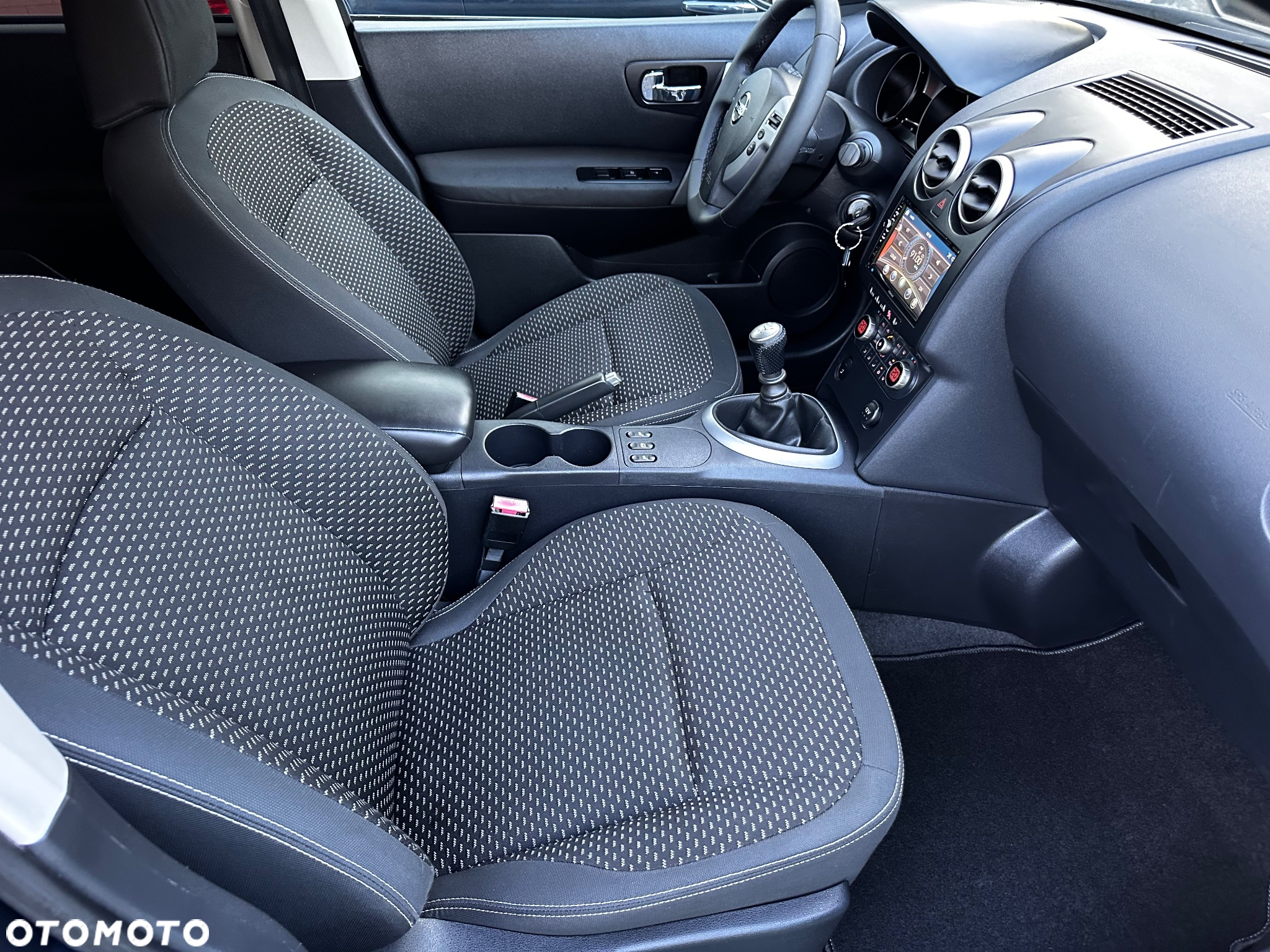 Nissan Qashqai 2.0 visia - 31