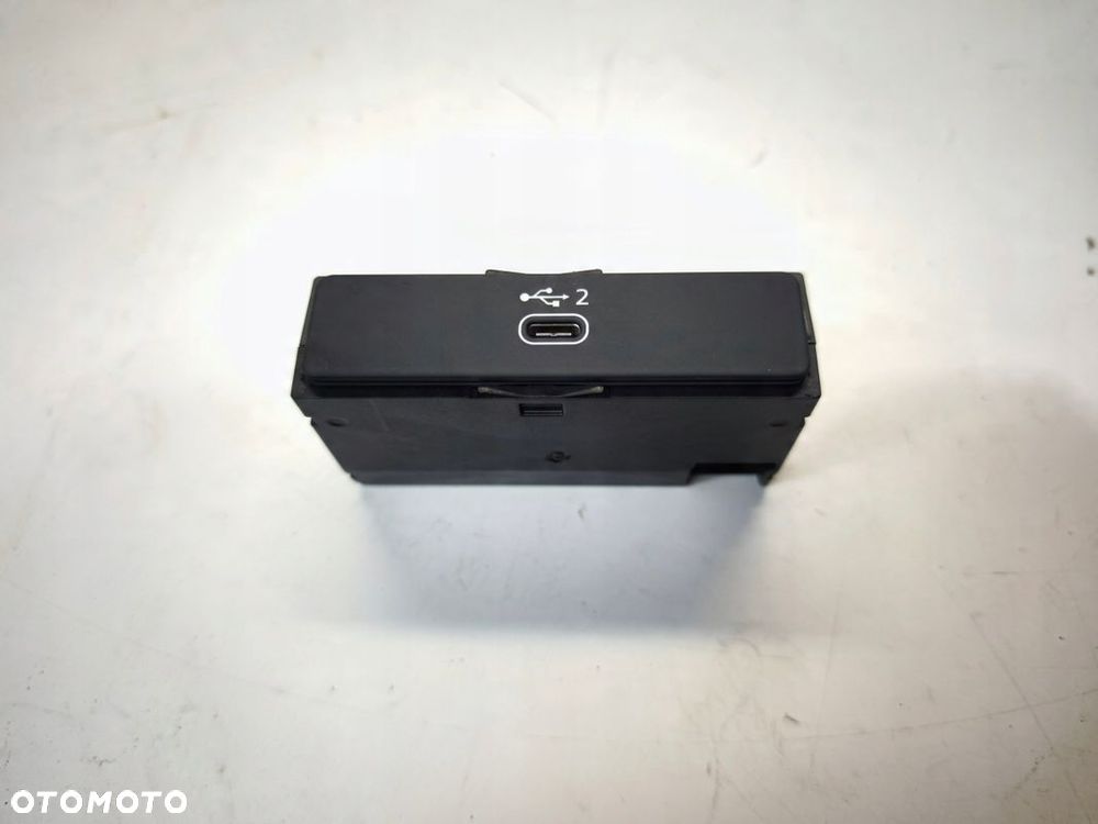 GNIAZDO PORT USB C ŁADOWARKI AUDI A4 B9 LIFT A5 8W 8W0035708A - 1