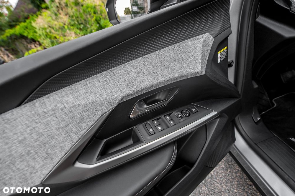 Peugeot 3008 1.2 PureTech mHEV Allure Pack S&S e-DCS6 - 28