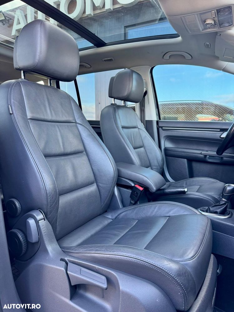 Volkswagen Touran 1.6 TDI DSG Highline - 26