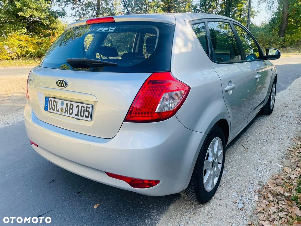 Kia Ceed - 4
