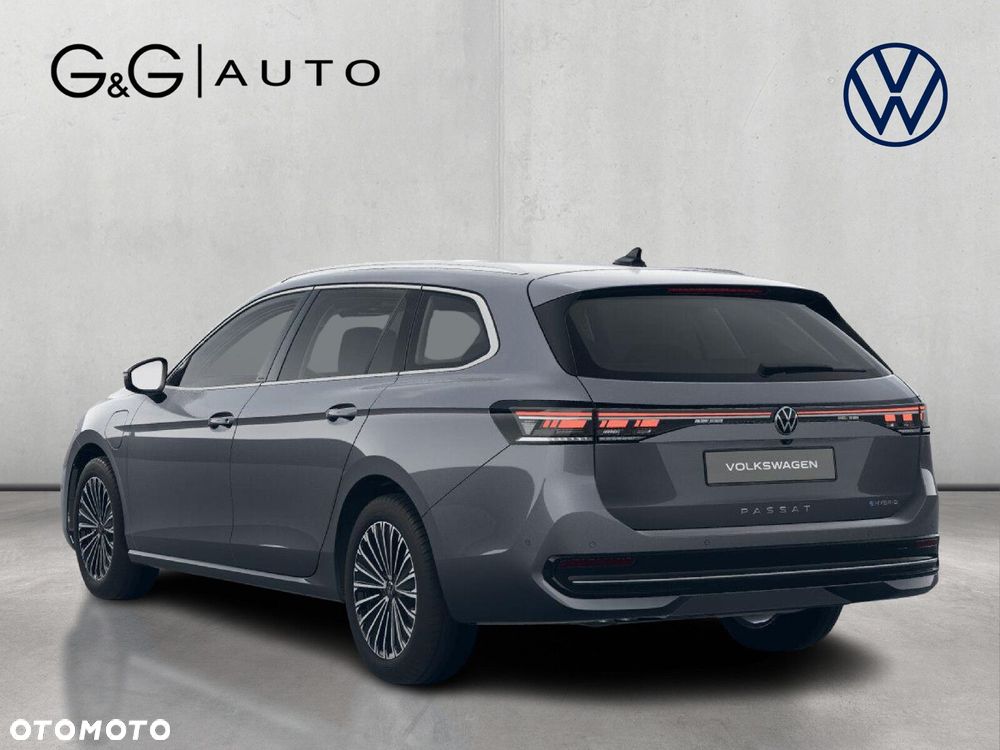 Volkswagen Passat - 32