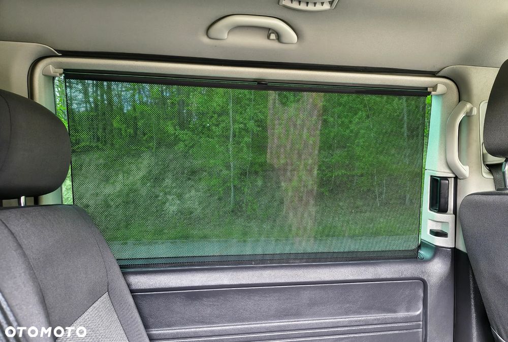 Volkswagen Caravelle - 17