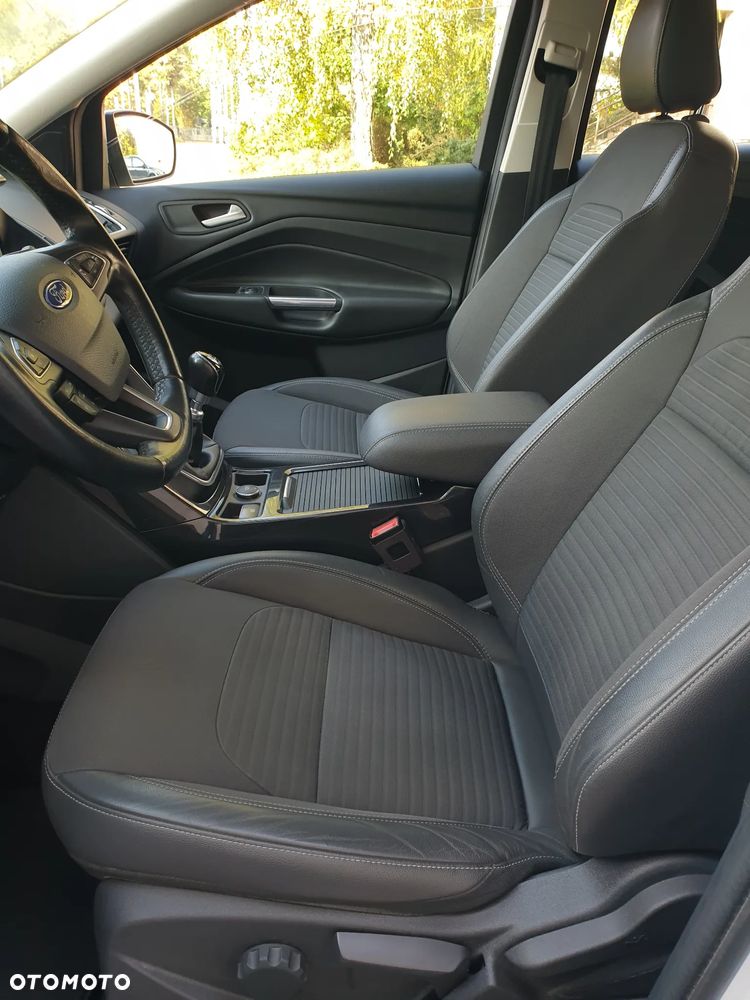 Ford Kuga 2.0 TDCi 2x4 Titanium - 7