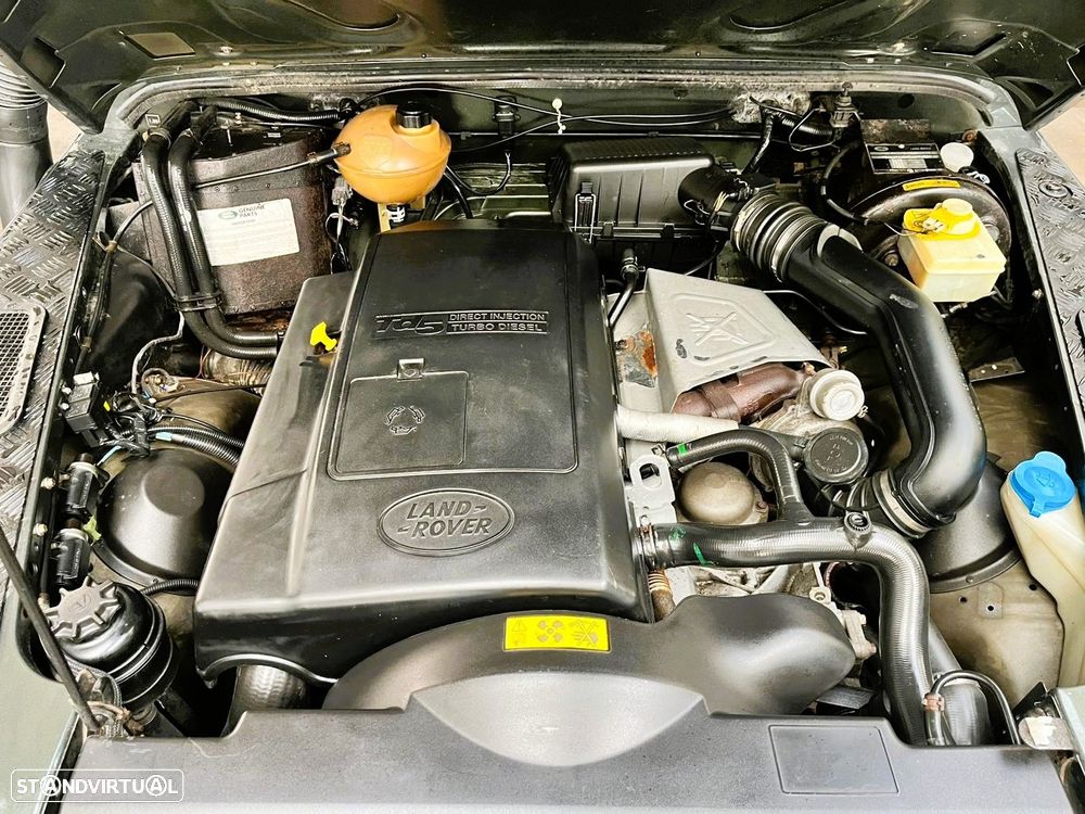 Land Rover Defender - 50