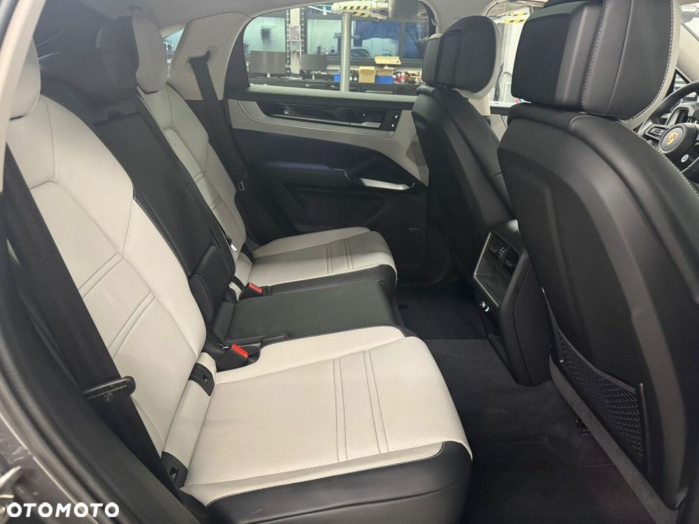 Porsche Cayenne - 38