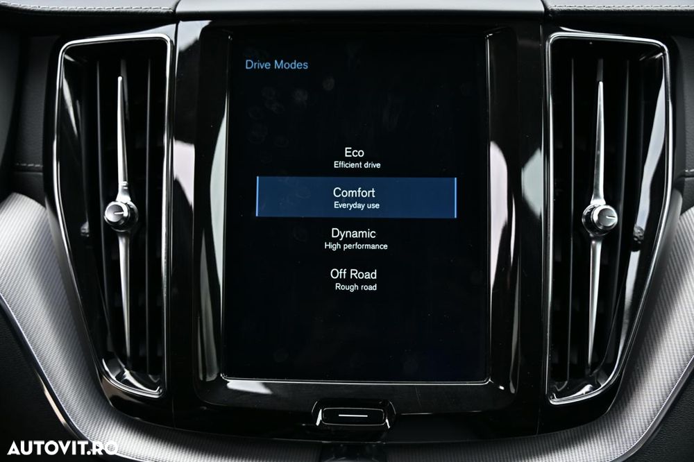 Volvo XC 60 D5 AWD Geartronic Inscription - 16