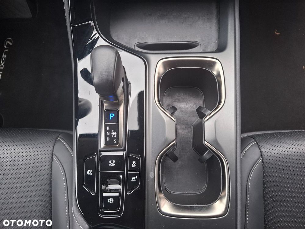 Lexus NX 350h Prestige AWD - 24