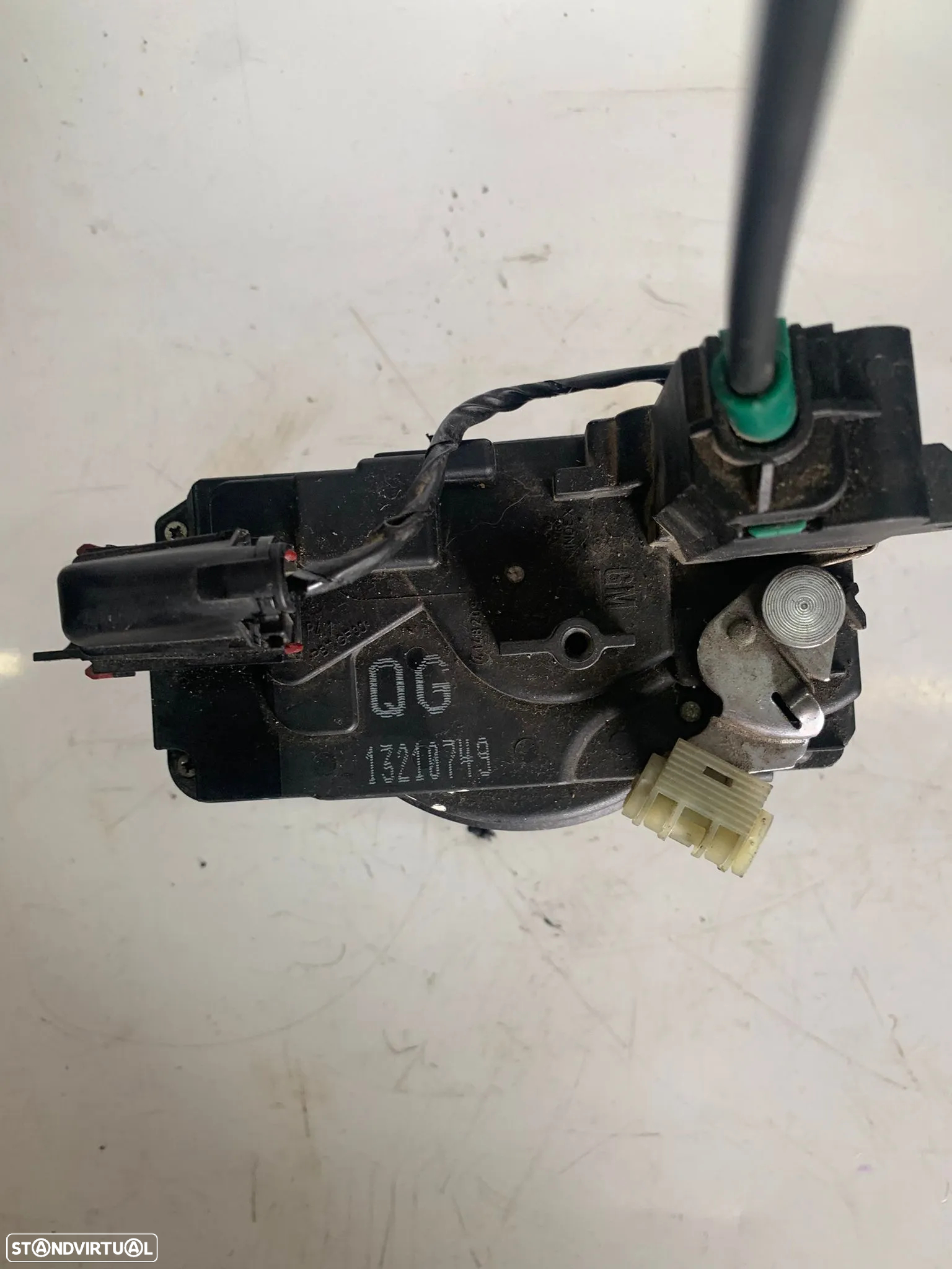 Fecho Frente Direito Opel Astra H - 3