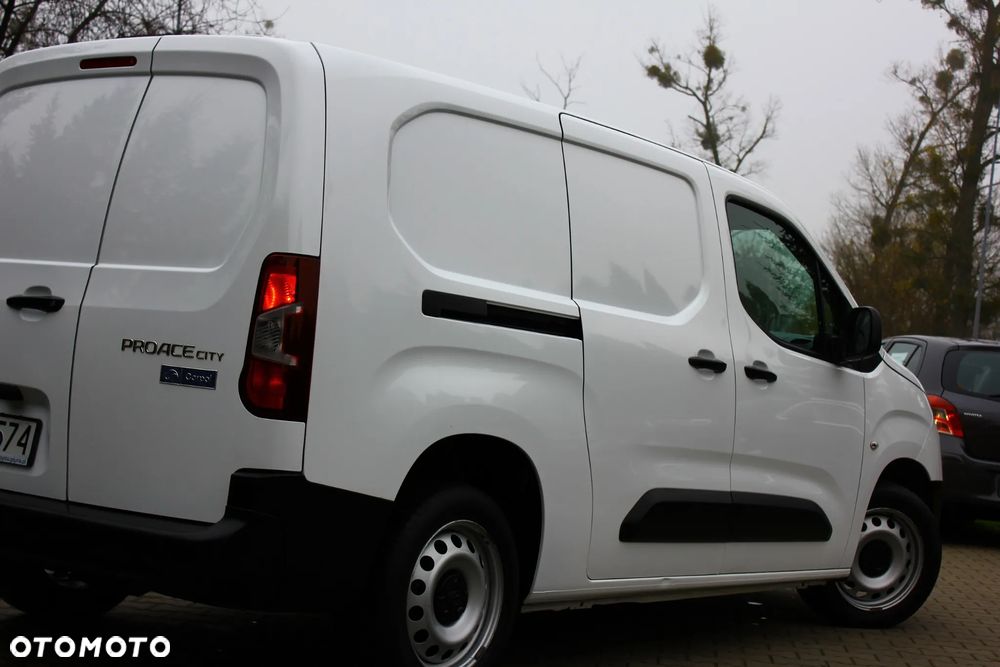 Toyota Proace City CHŁODNIA 1.5D-4D 102KM LONG L2 3 Osobowy - 11