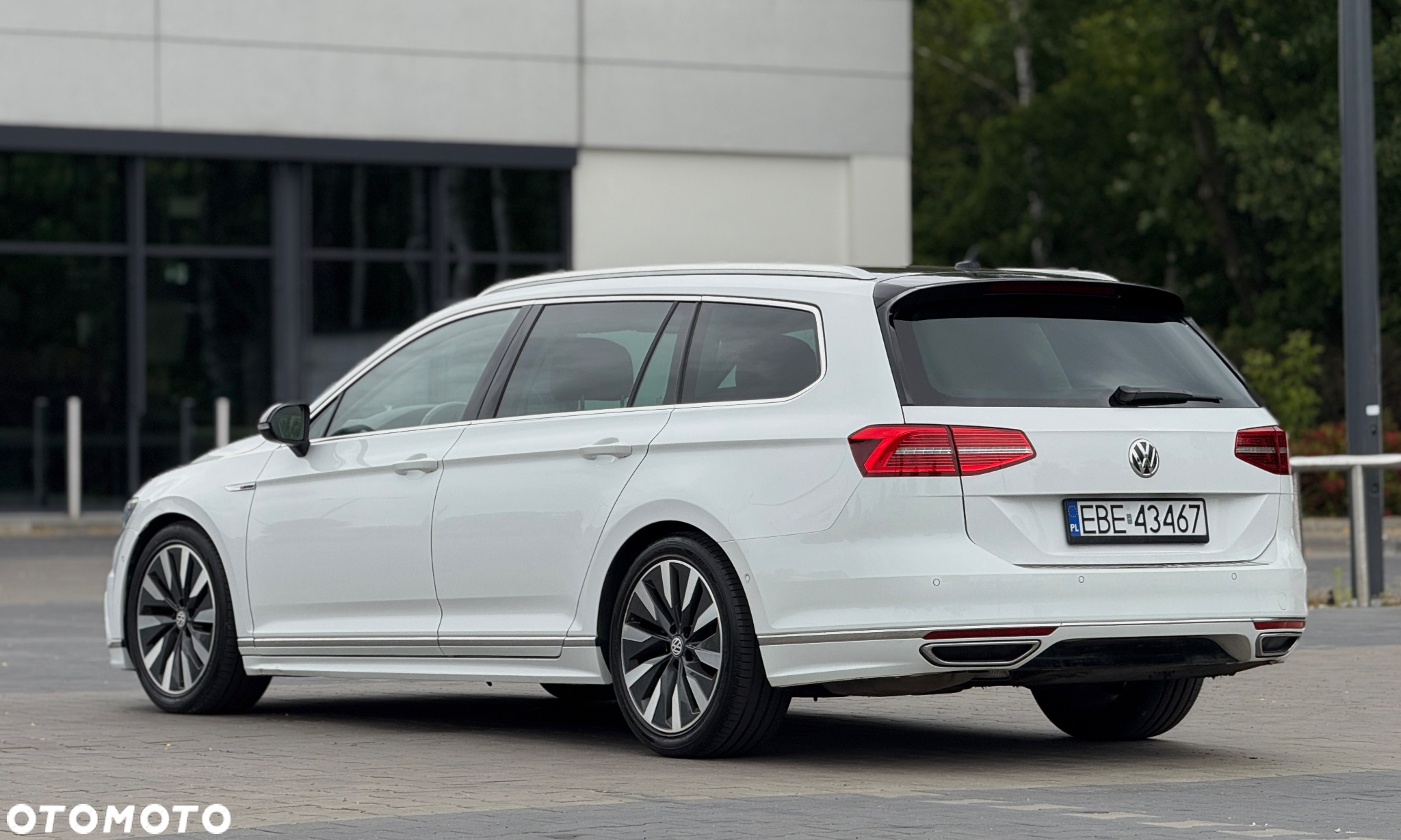Volkswagen Passat Variant 2.0 TDI SCR DSG (BlueM Tech) Comfortline - 11