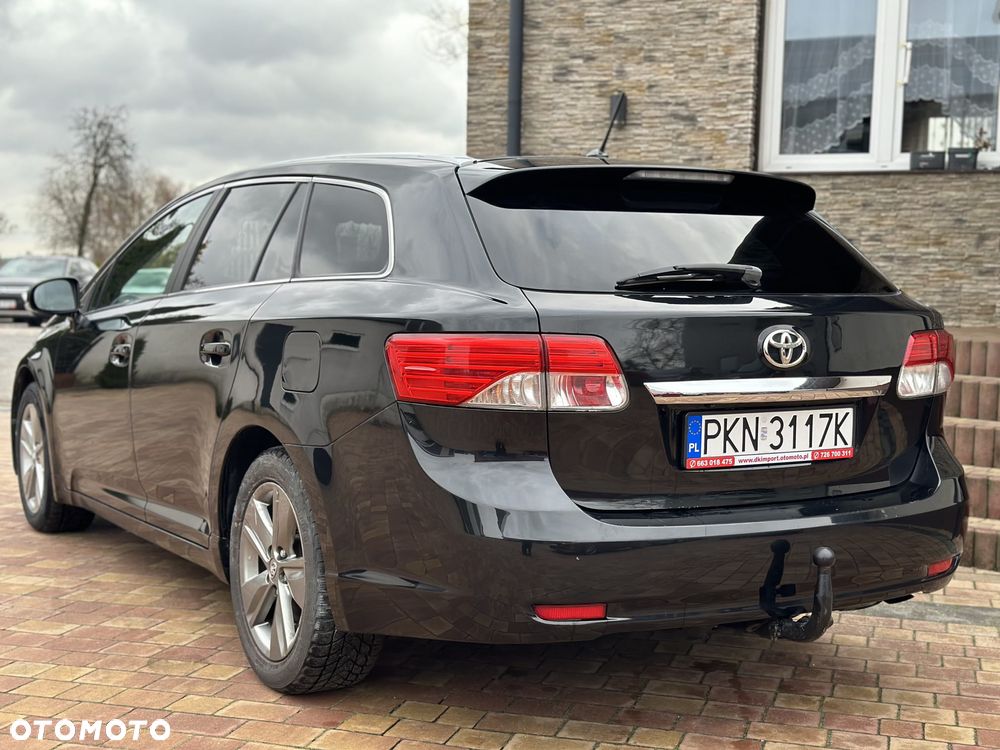 Toyota Avensis 1.8 Premium EU5 - 9