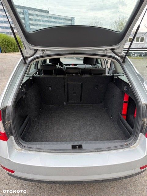 Skoda Octavia 2.0 TDI Style DSG - 10