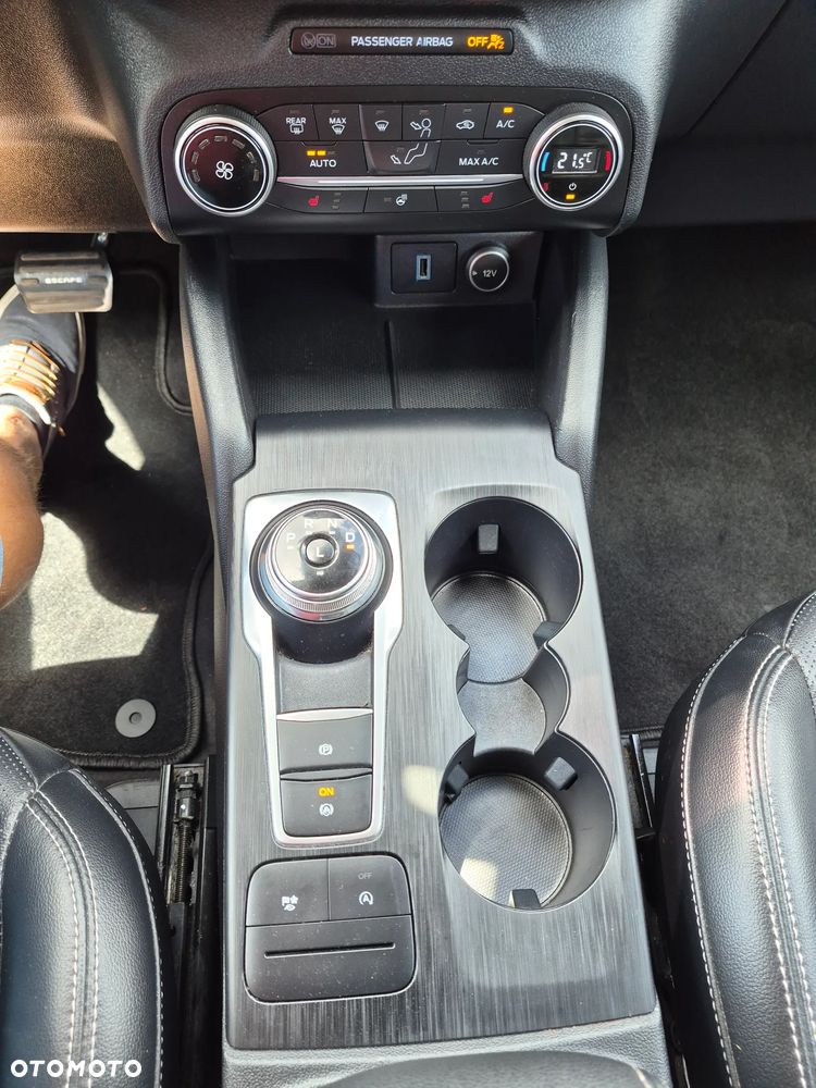 Ford Kuga - 9