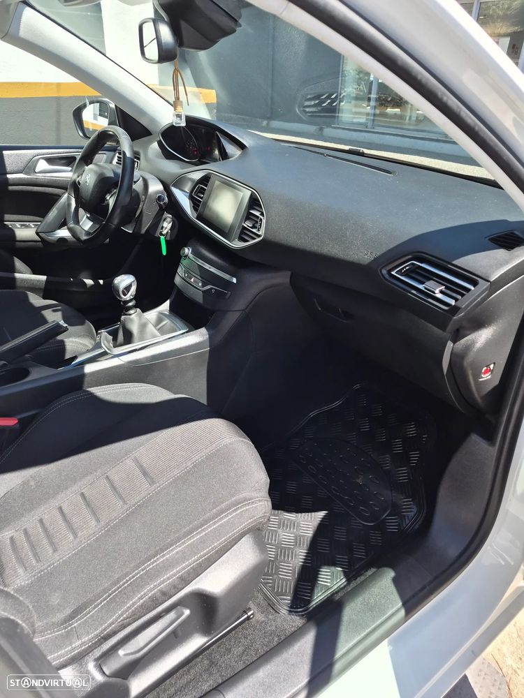 Peugeot 308 SW 1.6 BlueHDi Allure J17 - 24