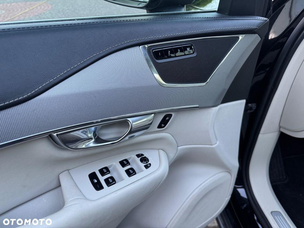 Volvo XC 90 T8 AWD Twin Engine Geartronic Inscription - 12