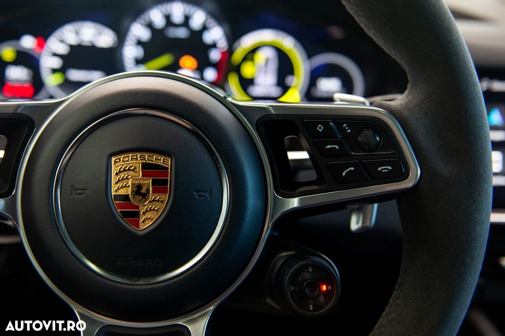 Porsche Cayenne - 22