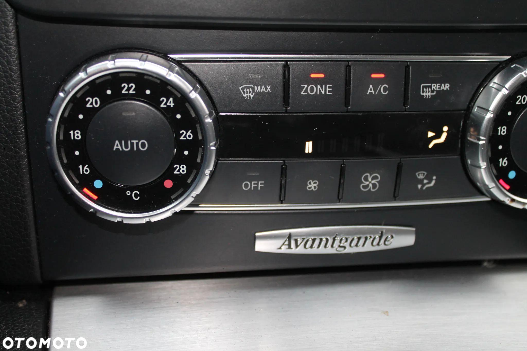 Mercedes-Benz Klasa C 180 CDI 7G-TRONIC Avantgarde Edition - 23