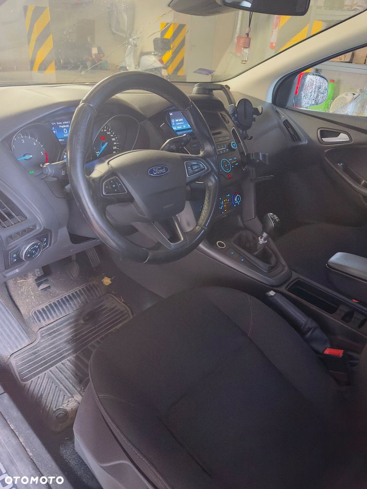 Ford Focus 1.5 TDCi SYNC Edition - 5