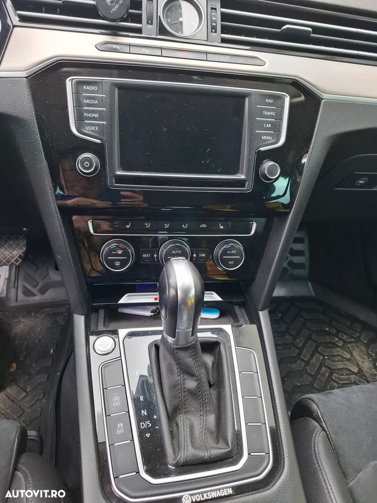 Volkswagen Passat 2.0 TDI DSG 4Motion Comfortline - 10