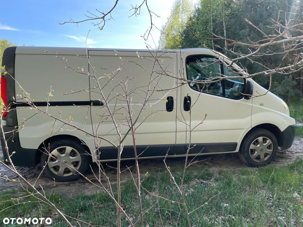 Renault Trafic 2.0 DCI - 10