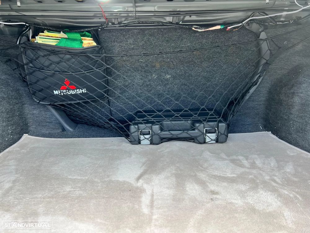 Mitsubishi Lancer 1300 GLXi - 30