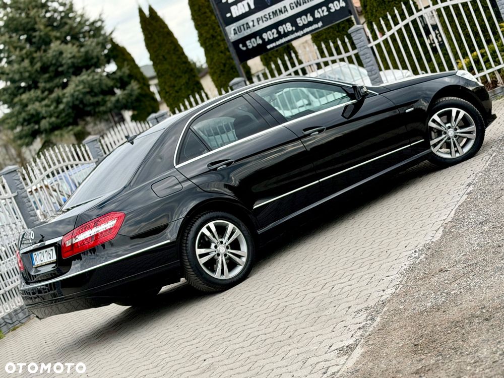 Mercedes-Benz Klasa E 250 CGI BlueEffICIENCY Avantgarde - 36