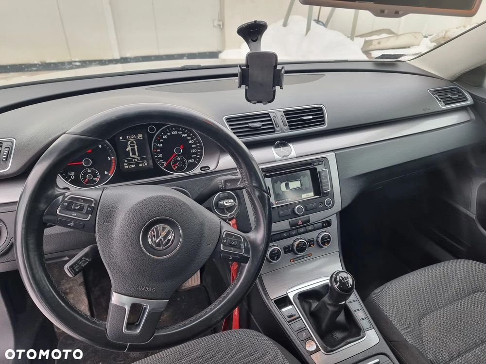 Volkswagen Passat 2.0 TDI Comfortline - 6