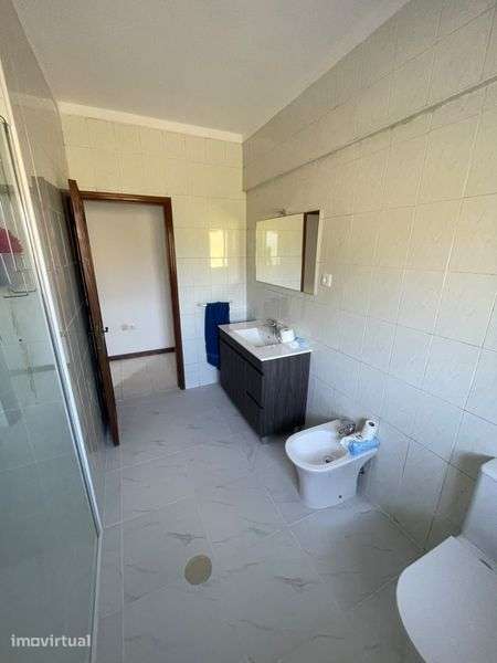 Vendo casa t4 no concelho de Oliveira de Azemeis - Grande imagem: 5/12